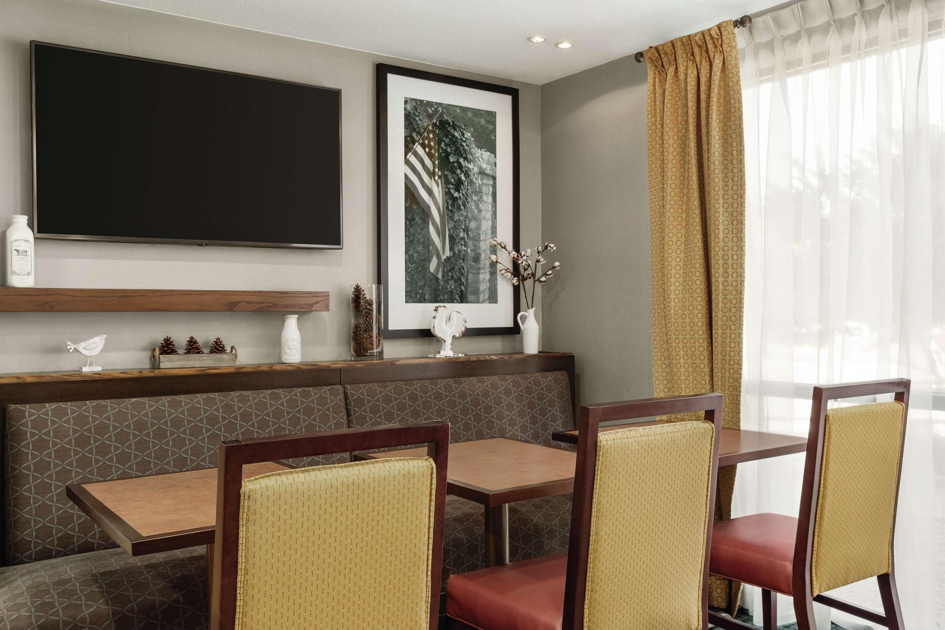 Hampton Inn Сан Анджело Экстерьер фото