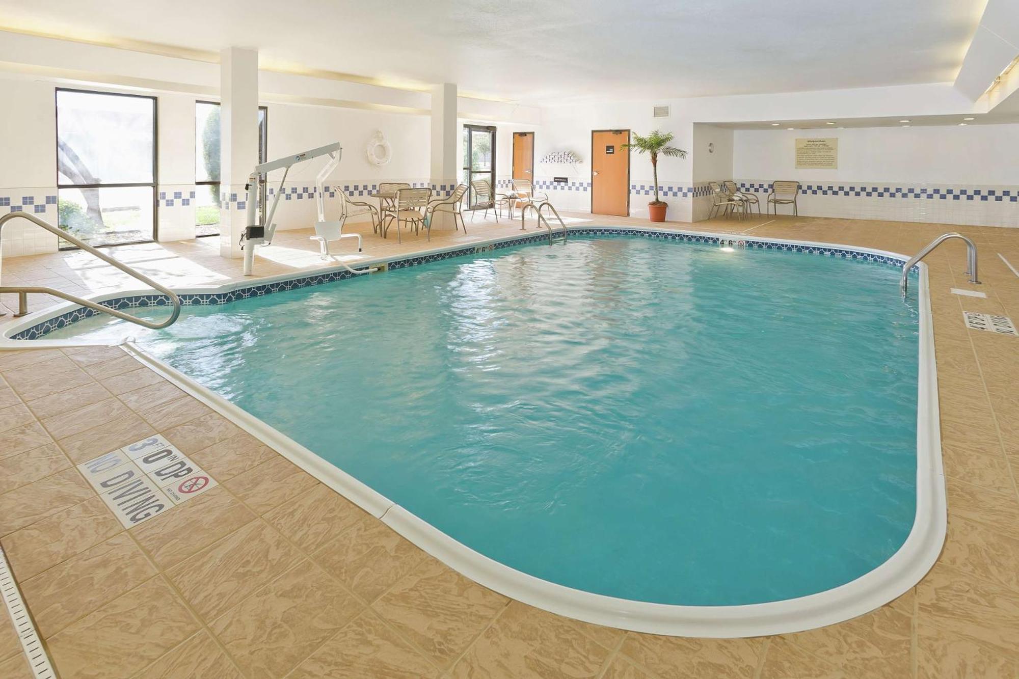 Hampton Inn Сан Анджело Экстерьер фото