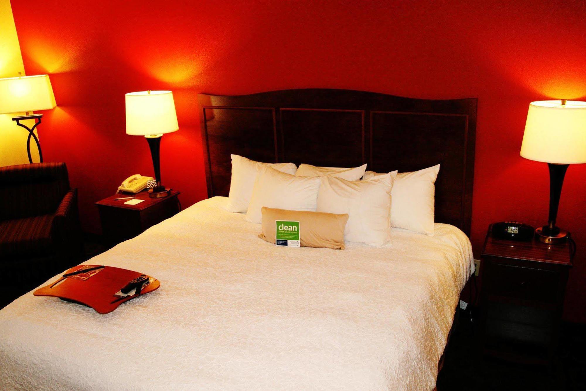 Hampton Inn Сан Анджело Экстерьер фото